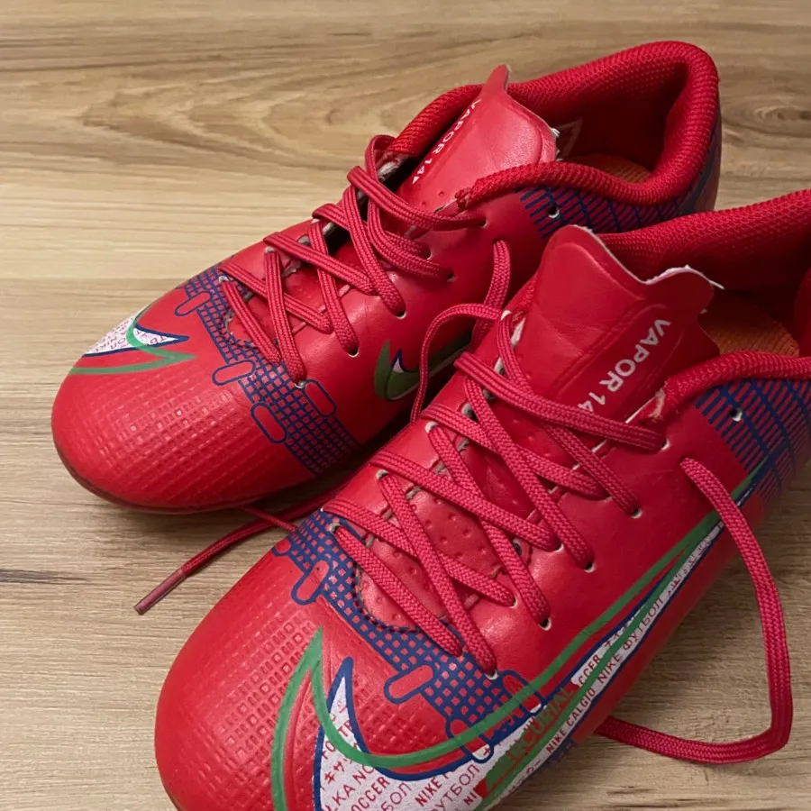 کفش استوک فوتبالی