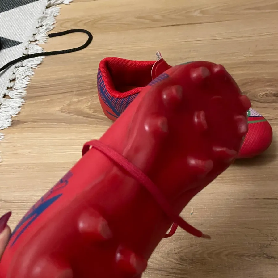 کفش استوک فوتبالی