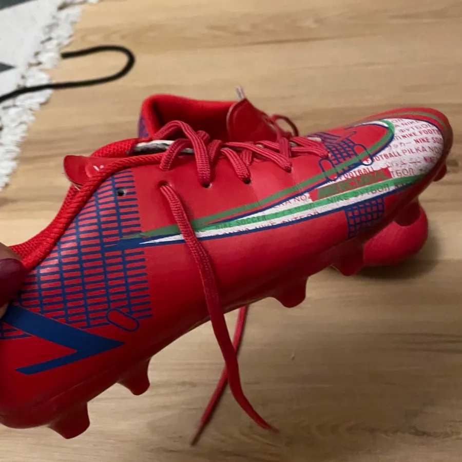 کفش استوک فوتبالی