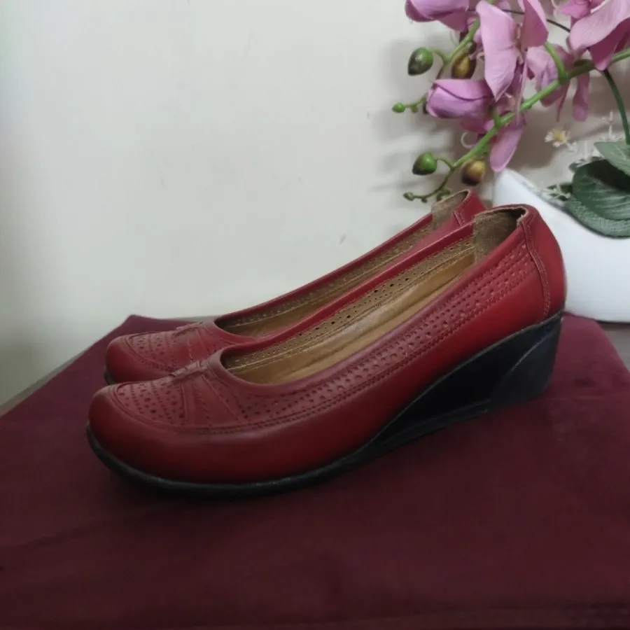 کفش چرم شاهین