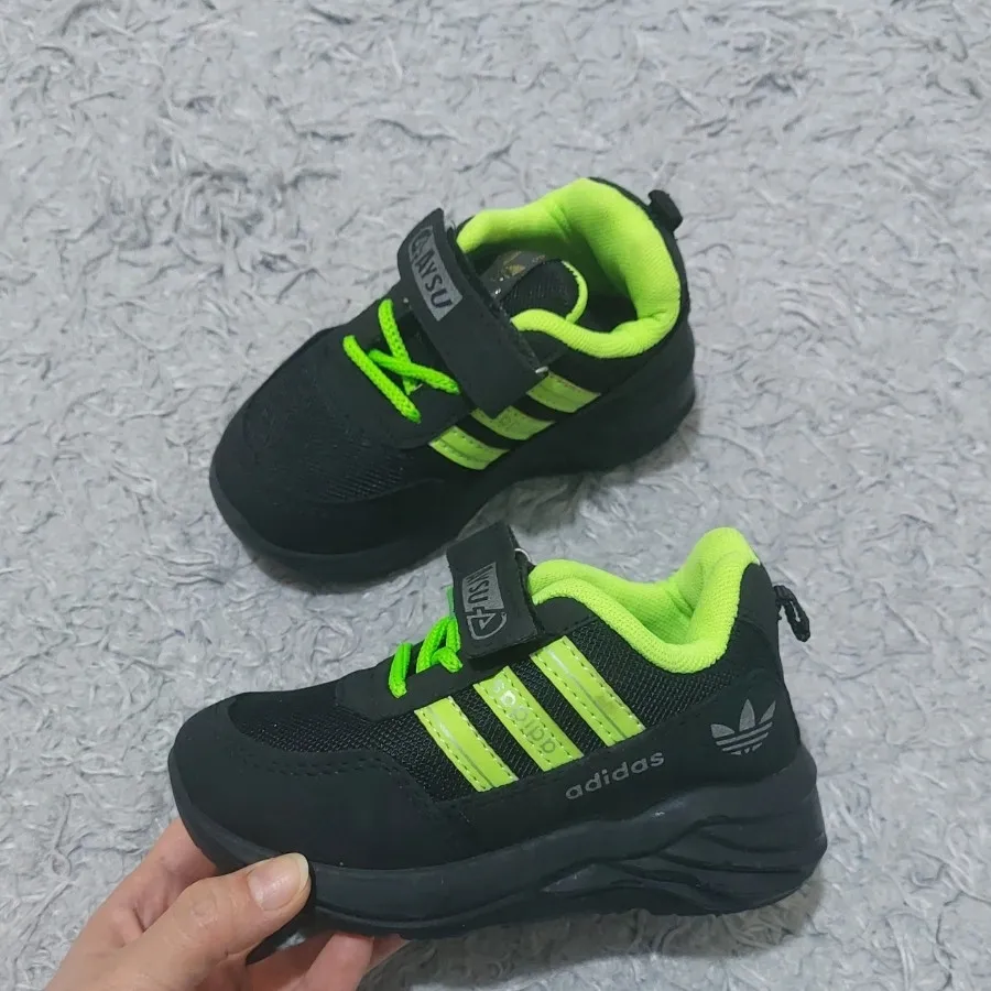 کفش کتونی بچگانه