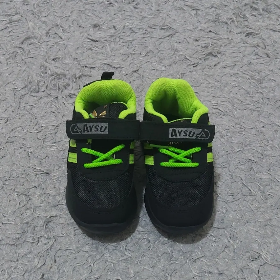 کفش کتونی بچگانه