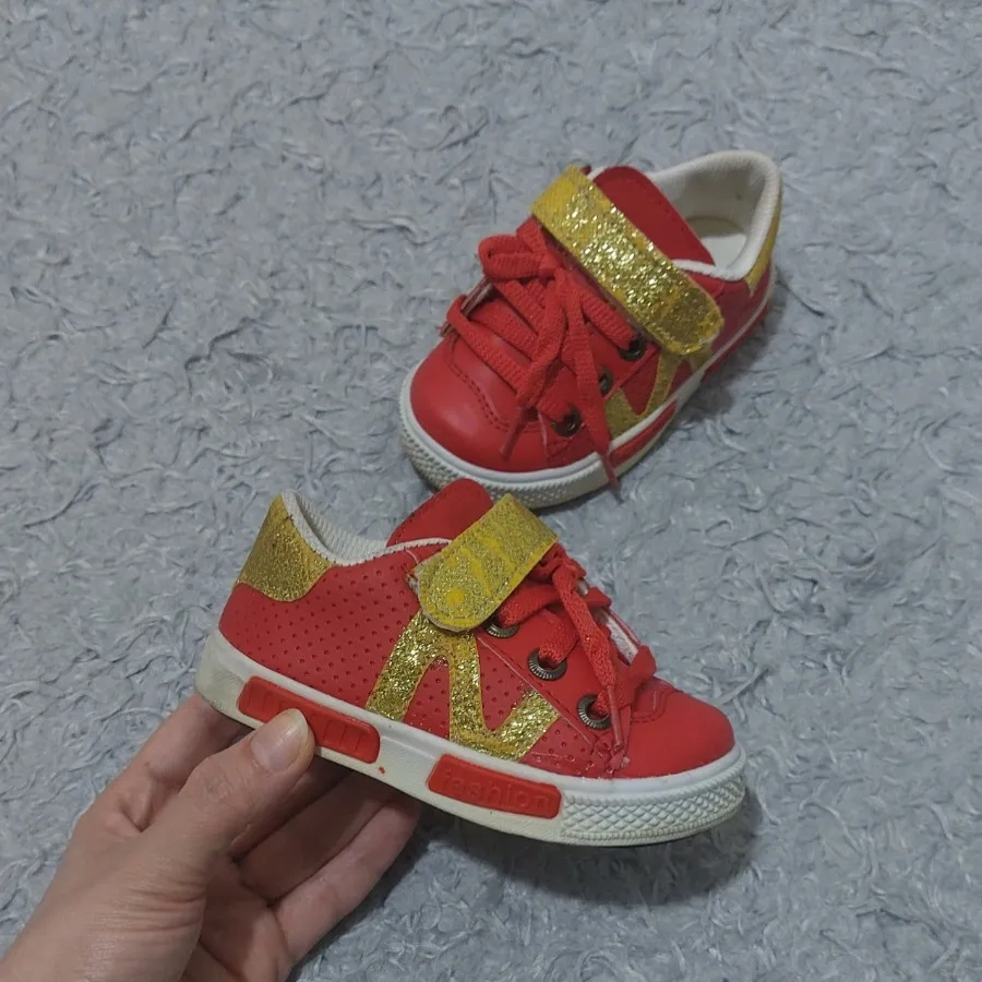 کفش اسپرت بچگانه