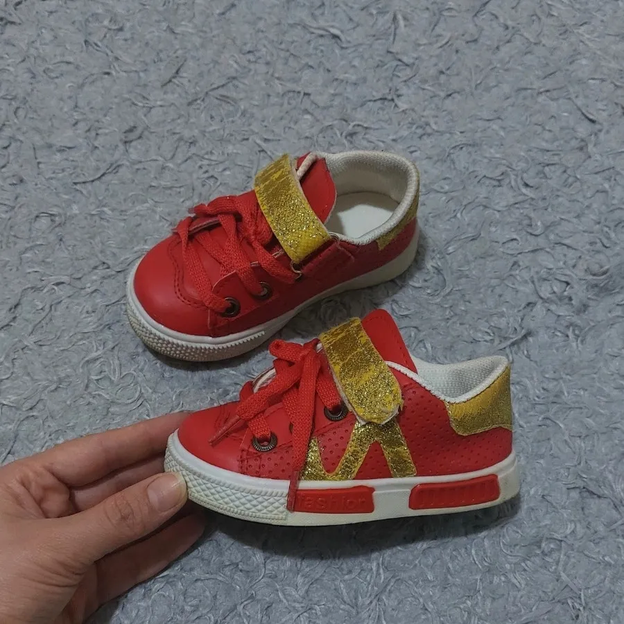 کفش اسپرت بچگانه