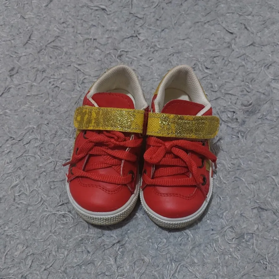 کفش اسپرت بچگانه