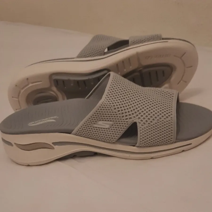 صندل اسکیچرز اورجینال