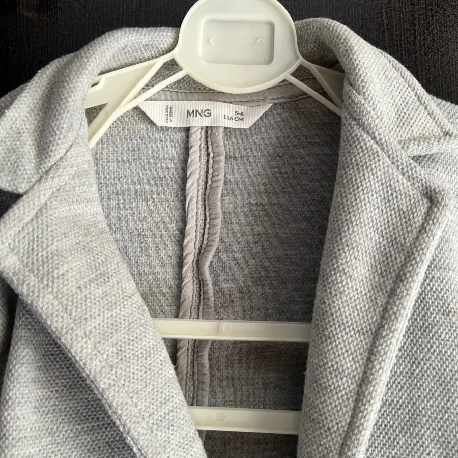 کت بچگانه منگو