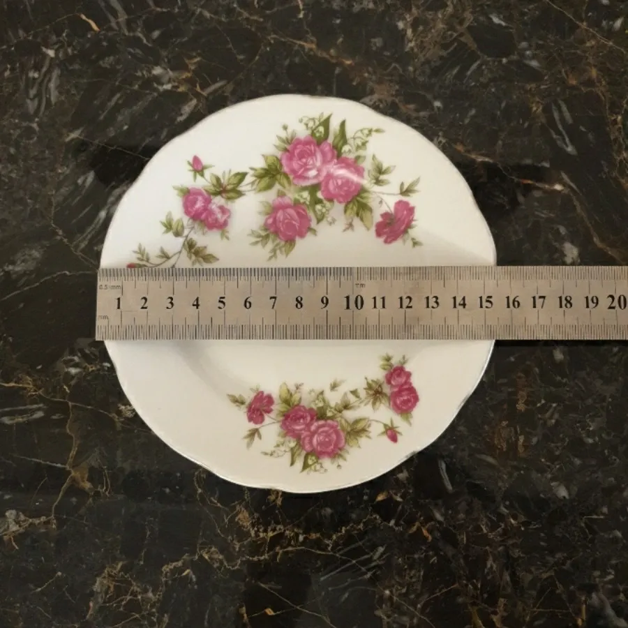 دیوارکوب گل سرخی