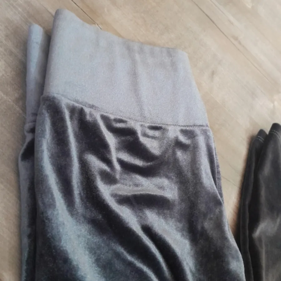 لگ مخمل طوسی