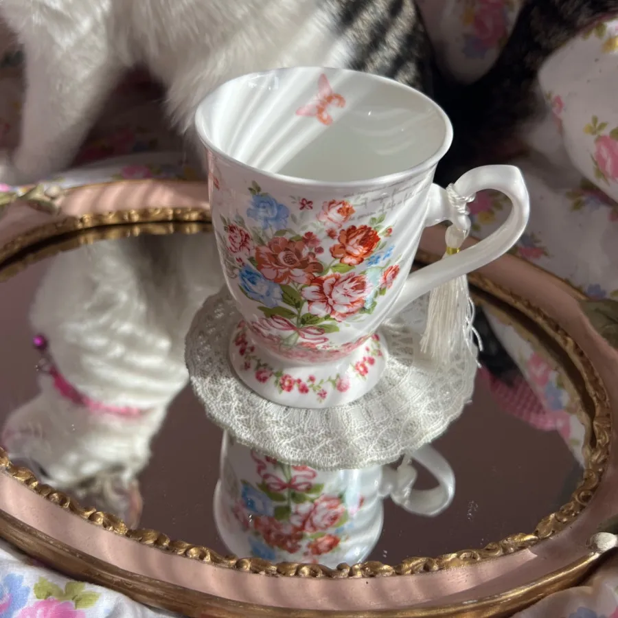 لیوان با جعبه