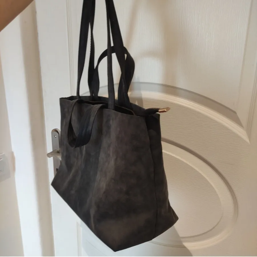 کیف جادار در حد نو