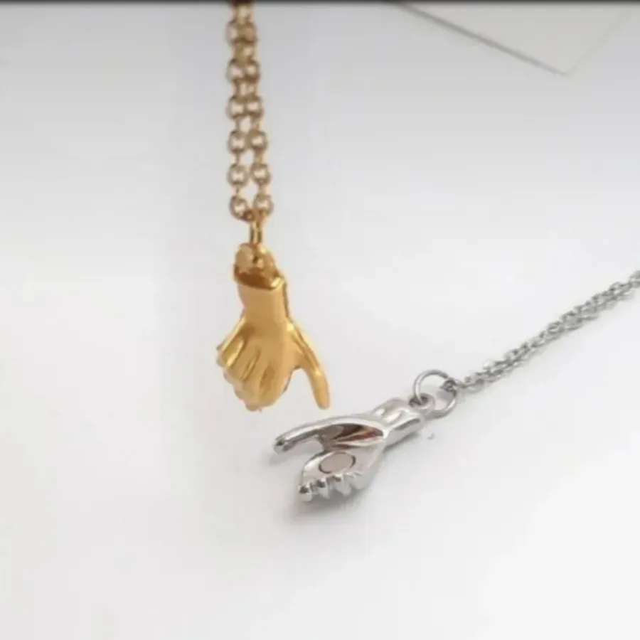 گردنبند مگنتی