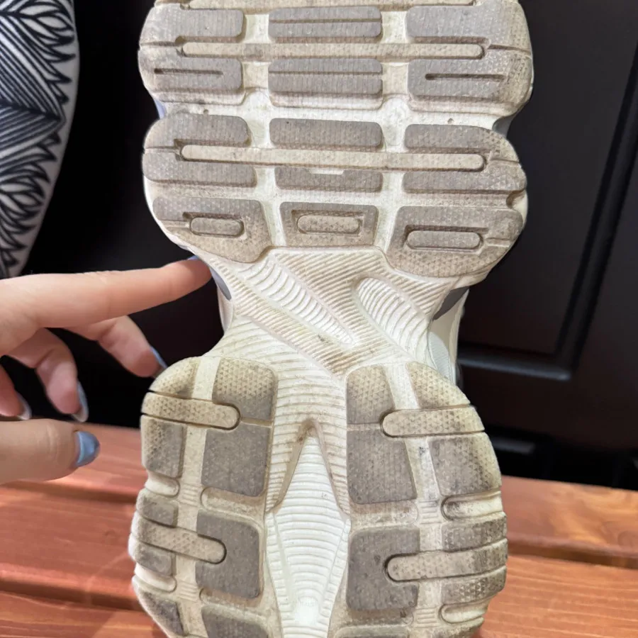 کتونی زنانه سبک کثیف