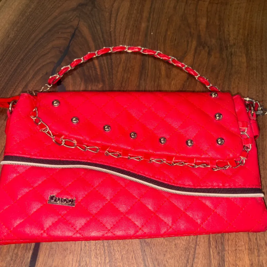 کیف قرمز زیبا