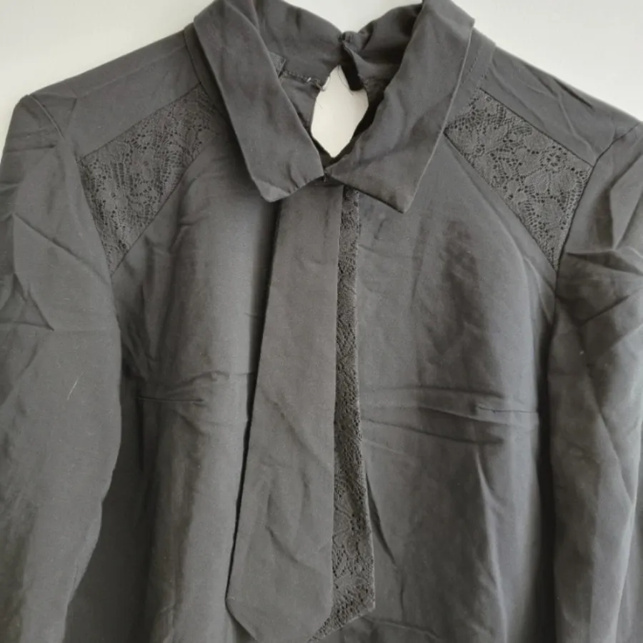 شومیز یقه کراواتی