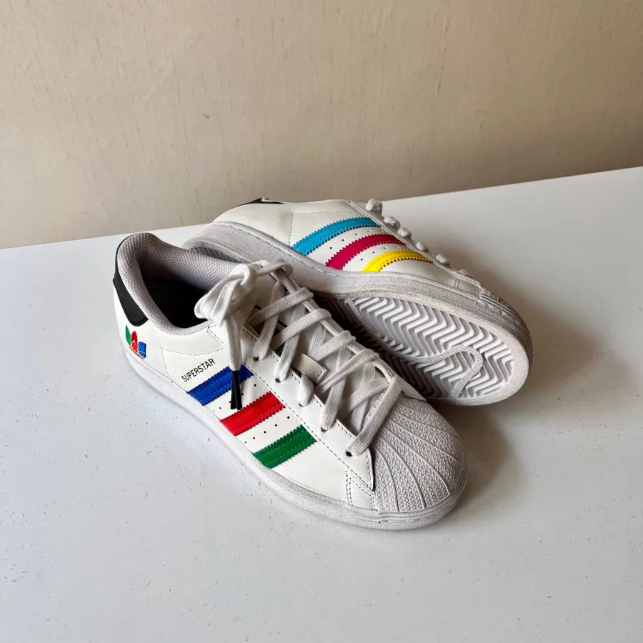 اسنیکرز آدیداس