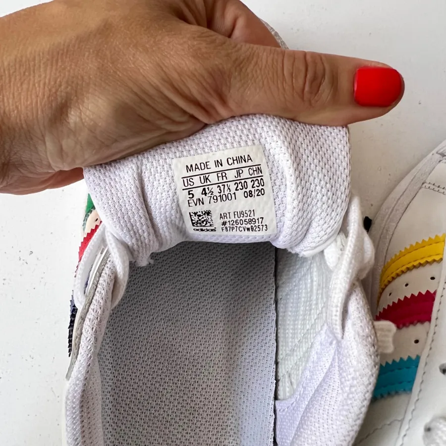 اسنیکرز آدیداس