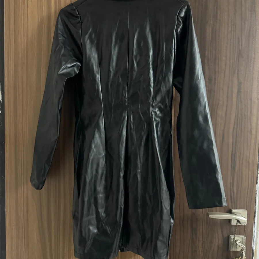 بارونی چرم مهمانی S