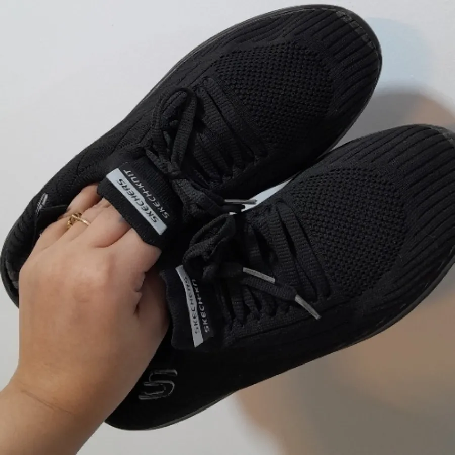 کتونی مشکی اسکیچرز