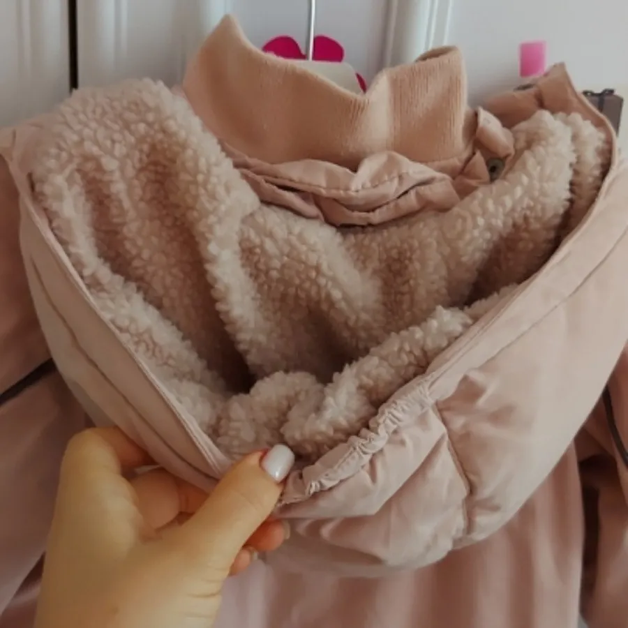 کاپشن برند منگوmango