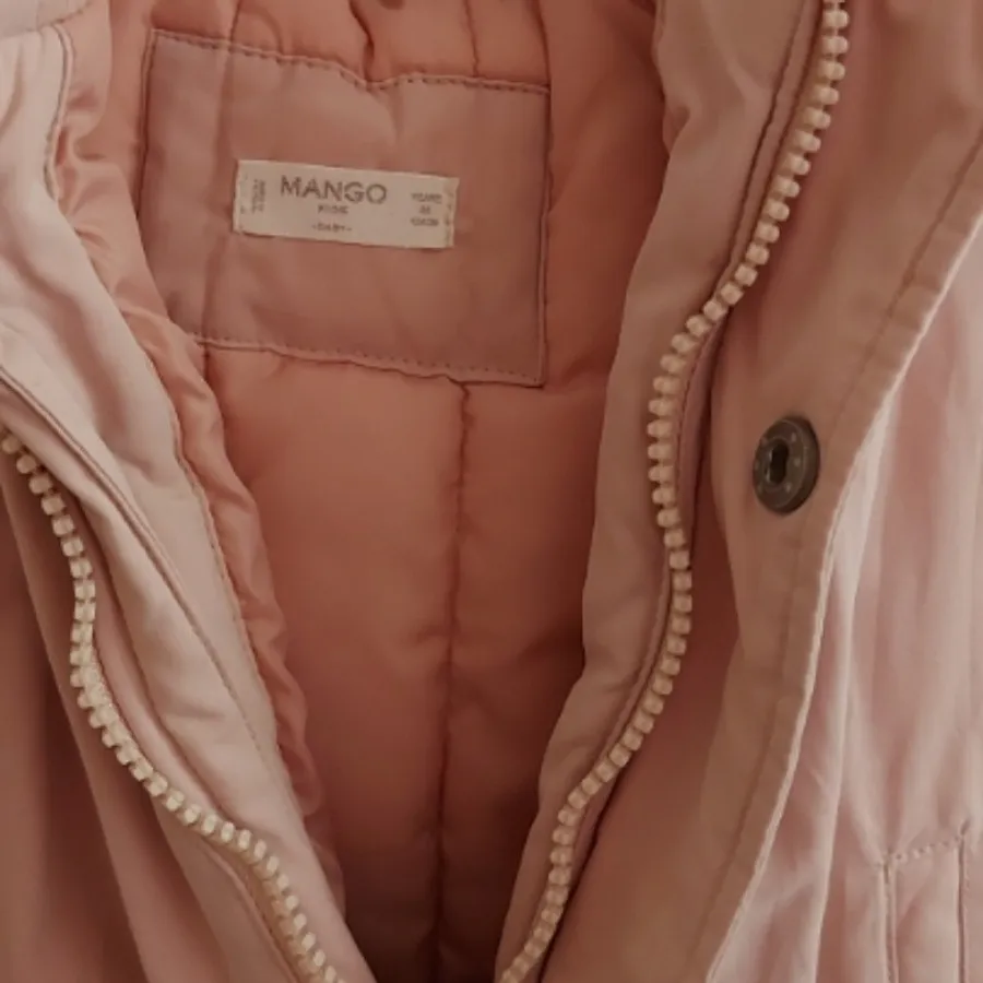 کاپشن برند منگوmango