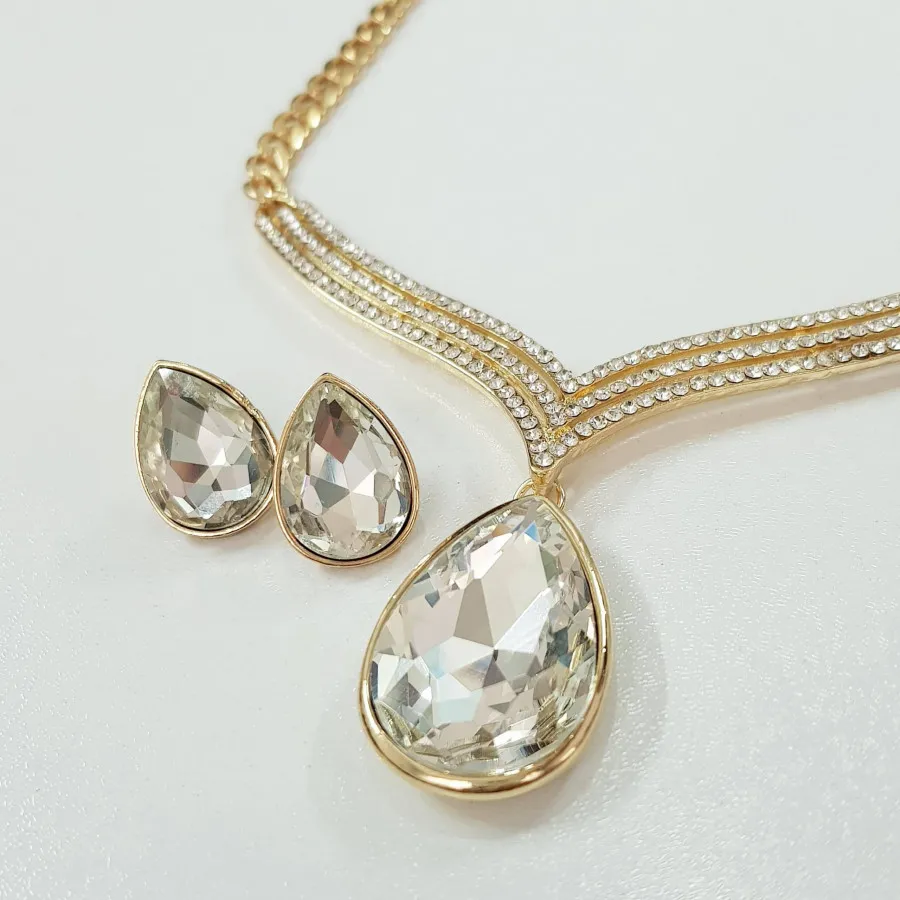 گردنبند و گوشواره مجلسی