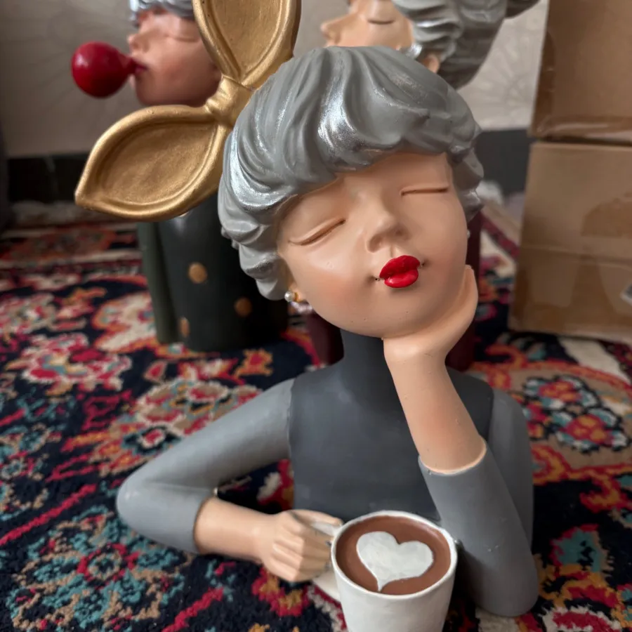 مجسمه سه تا باهم