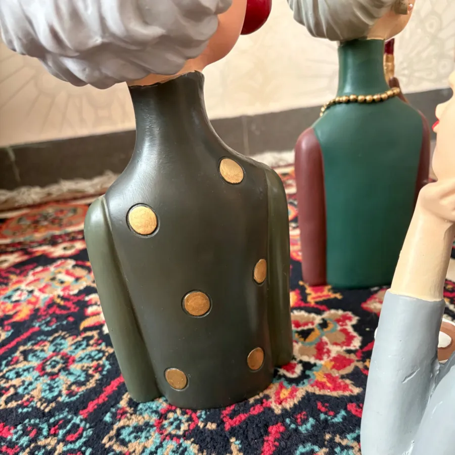 مجسمه سه تا باهم