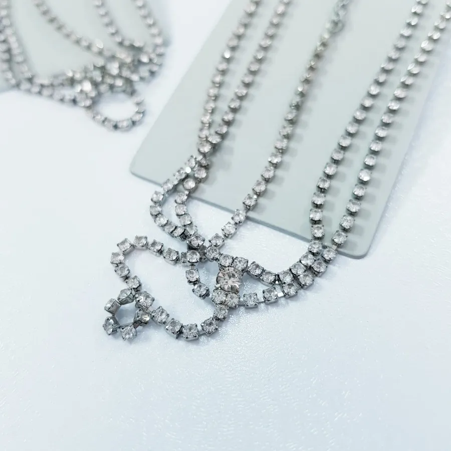 تمیمه پا نگین دار تنیسی