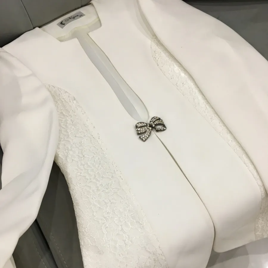 کت‌ و شلوار سفید عقد