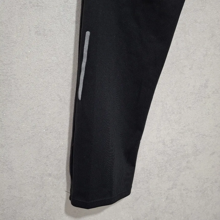 لگ ورزشی زنانه استوک