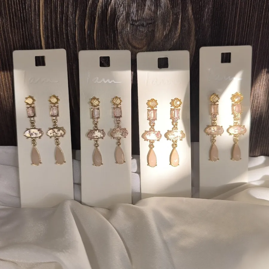 گوشواره نگین و رزین خاص