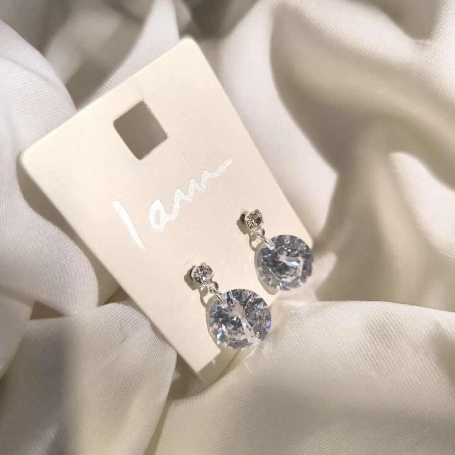 گوشواره نگین کربستالی