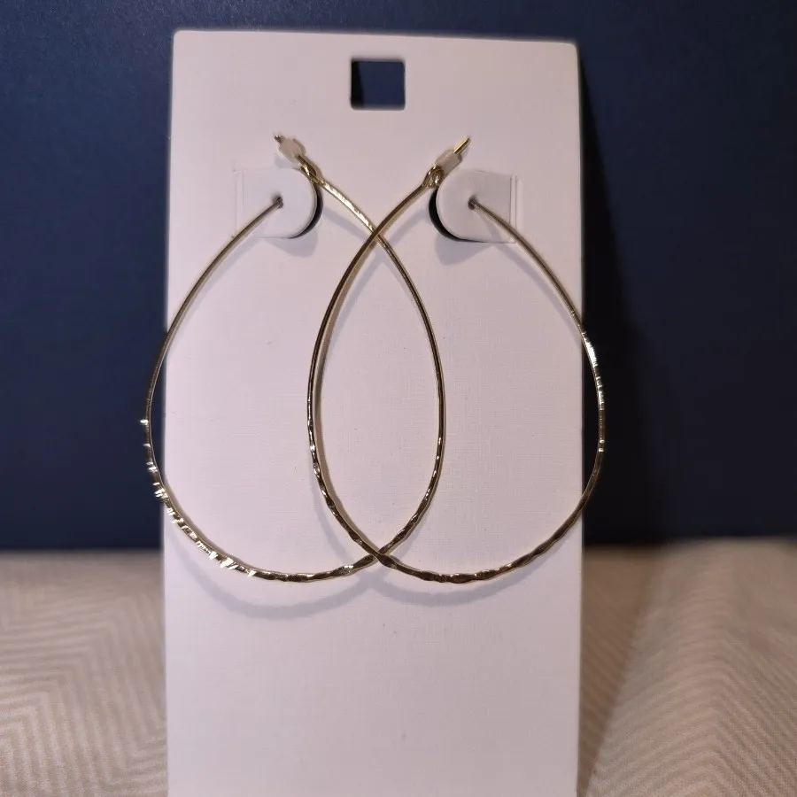 گوشواره اشکی بزرگ طلایی