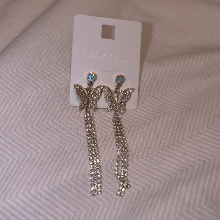 گوشواره پروانه ای نگینی