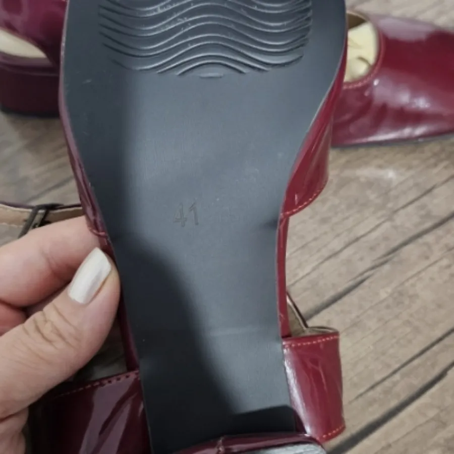 کفش ورنی زرشکی