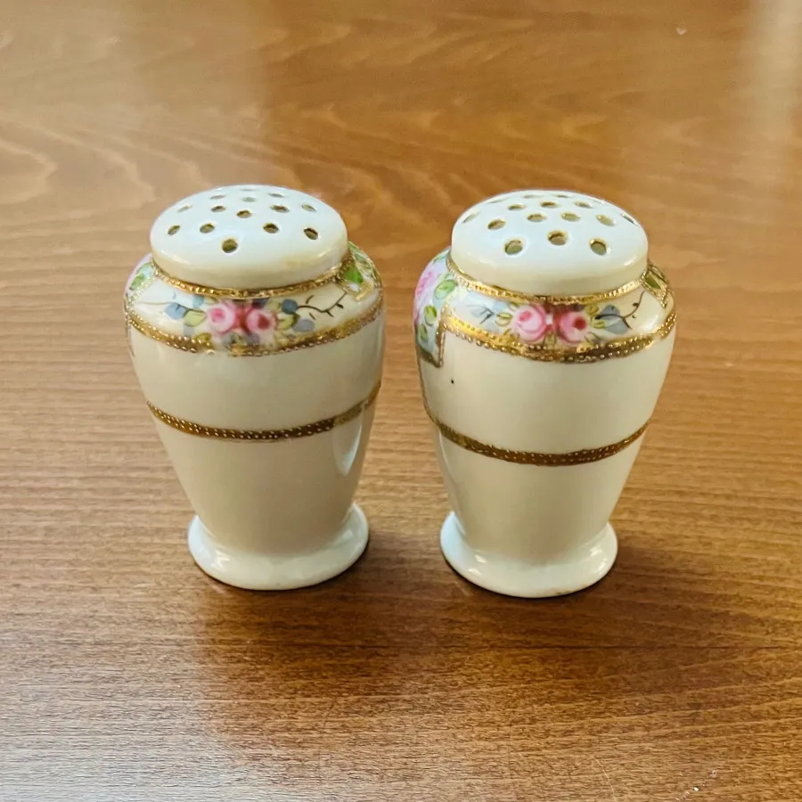 نمک پاش و فلفل پاش قدیمی