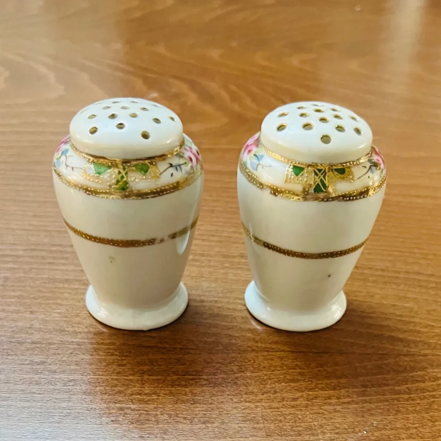 نمک پاش و فلفل پاش قدیمی