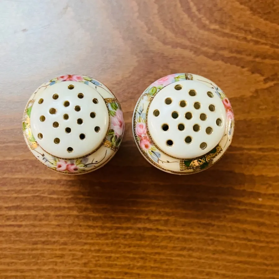 نمک پاش و فلفل پاش قدیمی