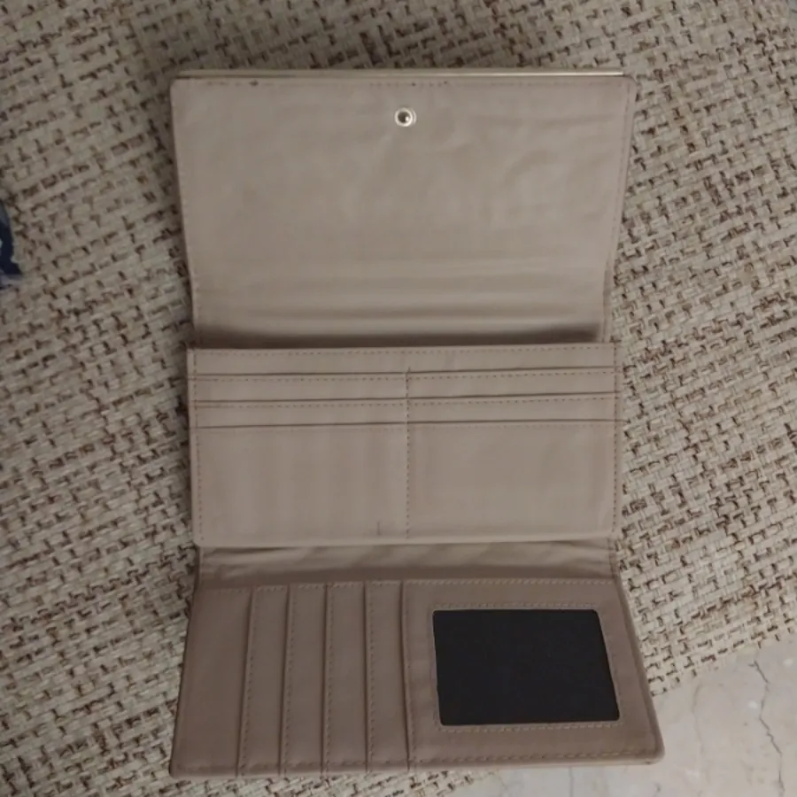 کیف پول زنانه