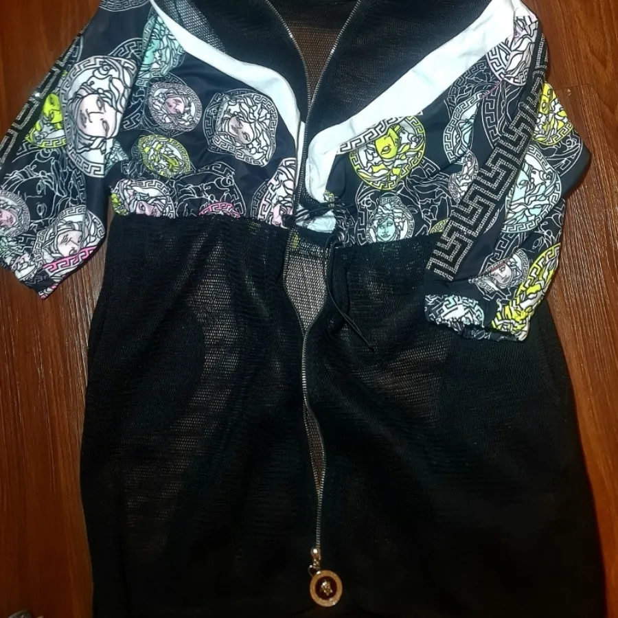 رو لباسی اسپرت طرح ورساچه