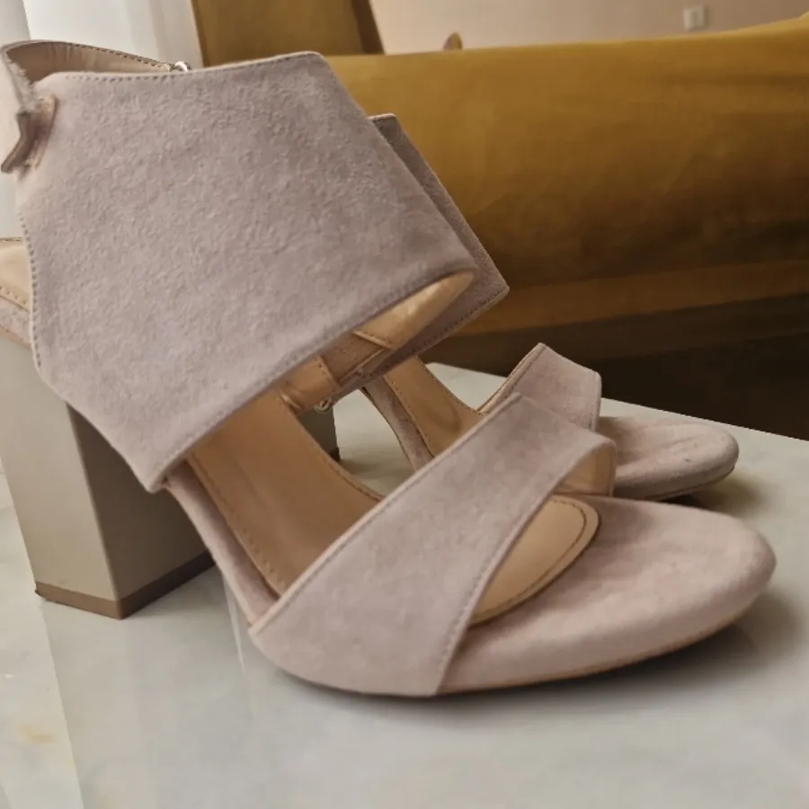 کفش زنانه بژ