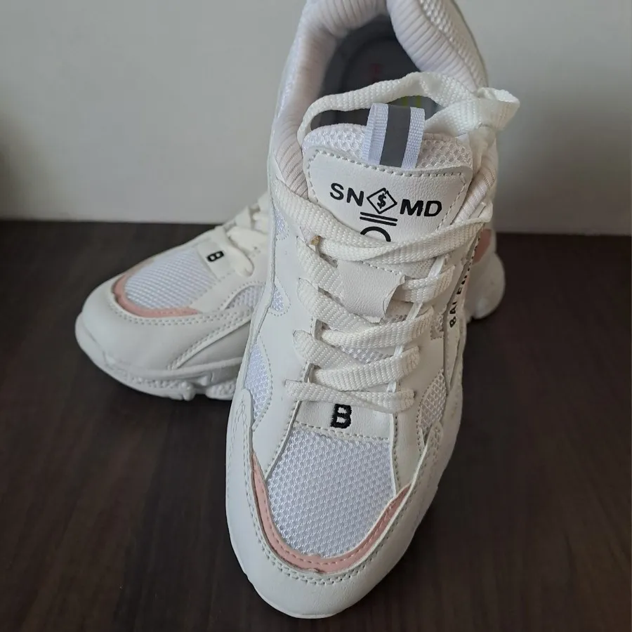 کفش اسپرت سفید