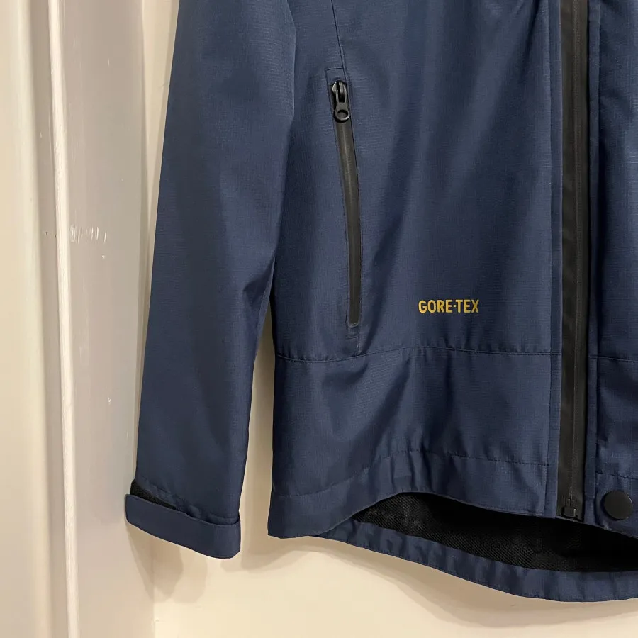 کاپشن گورتکس لایت