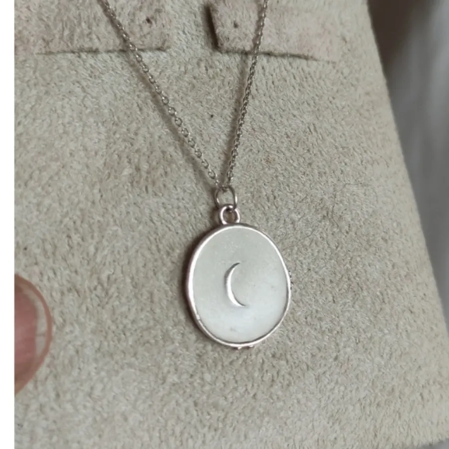 گردنبند نقره ماه