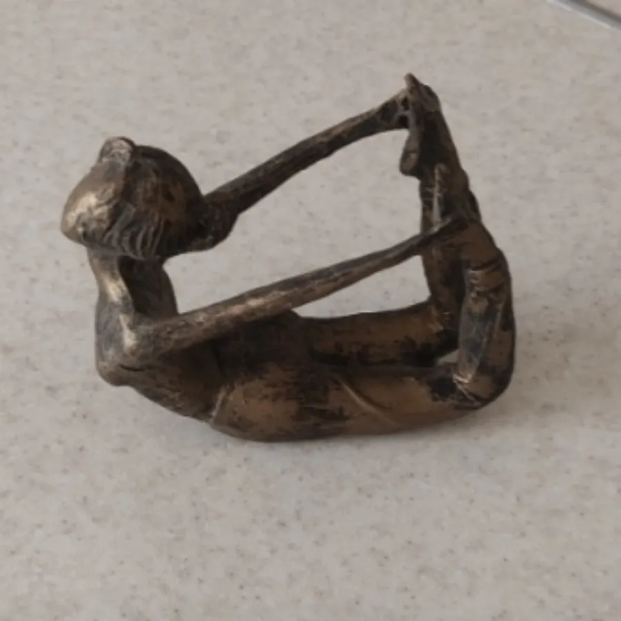 مجسمه حرکات یوگا