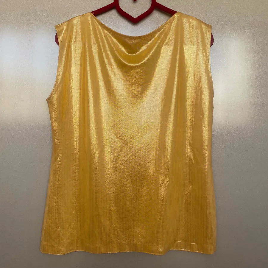 تاپ زنانه طلایی