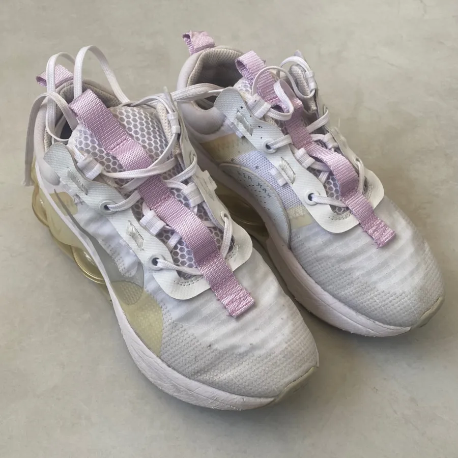 کفش نایک سفید یاسی