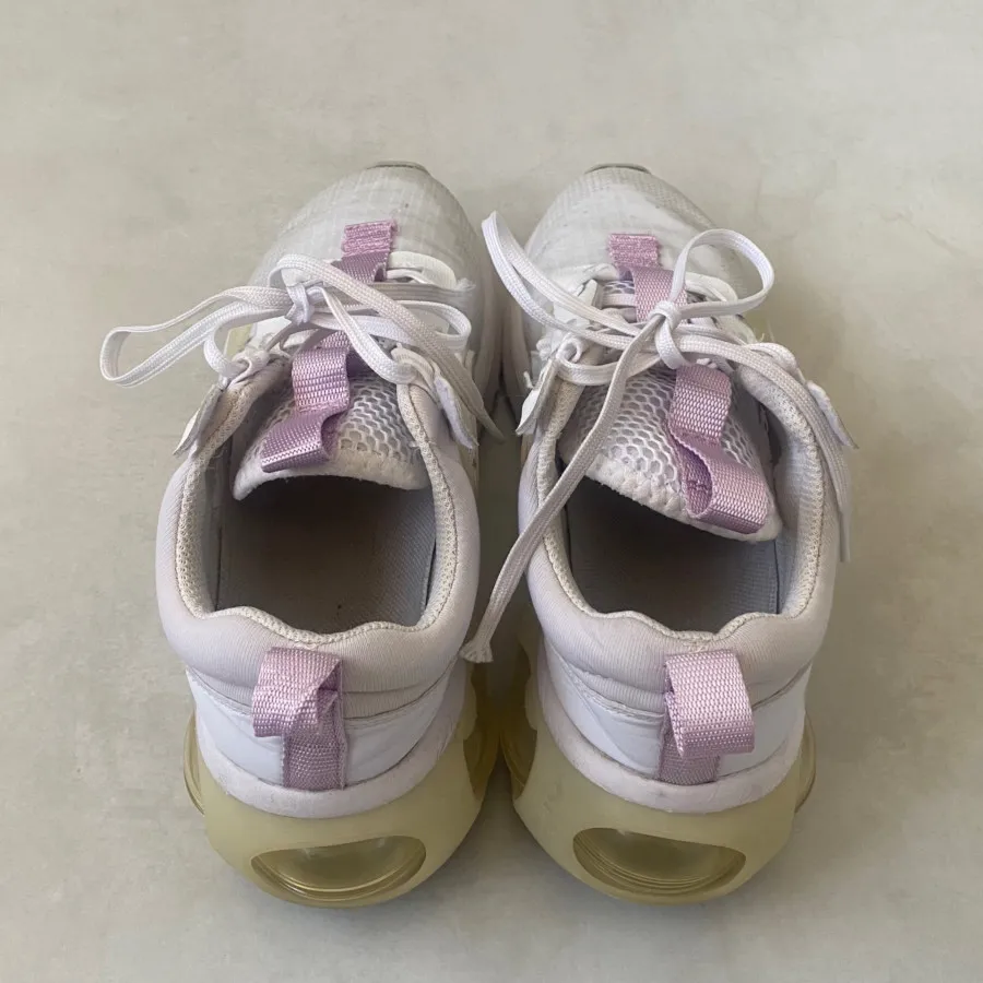 کفش نایک سفید یاسی