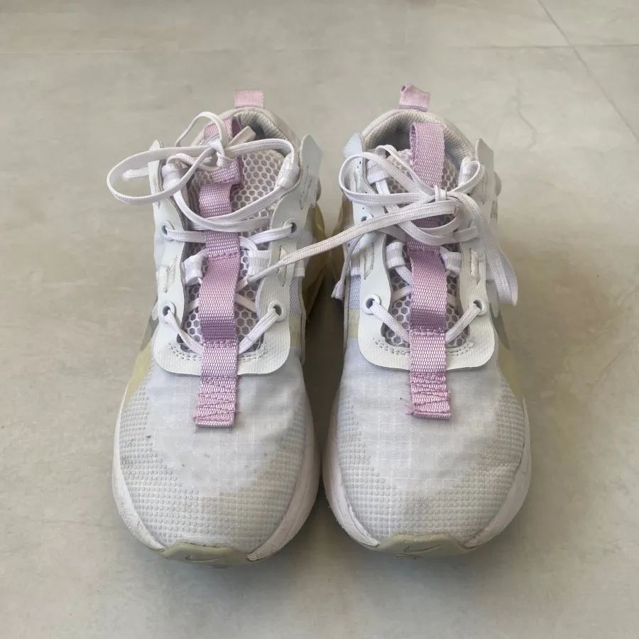 کفش نایک سفید یاسی